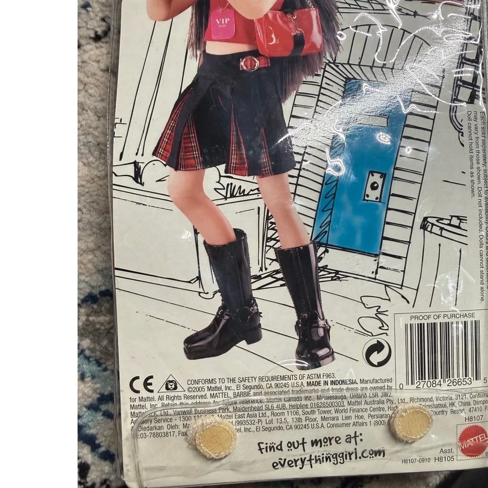 Mattel Teen Trends Kianna Weekend Wear Fashion Pack 2005 Red Black Y2K H8107 NEW - Picture 4 of 5